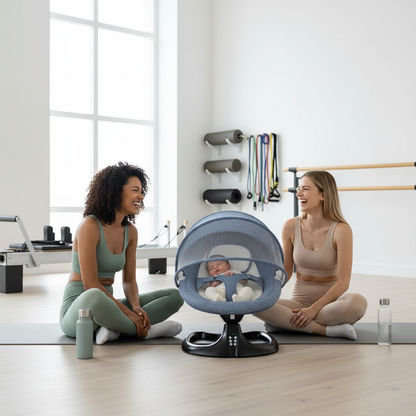 Transat pour bébé placé dans une pièce de vie pendant une séance de détente ou d'exercice à domicile.