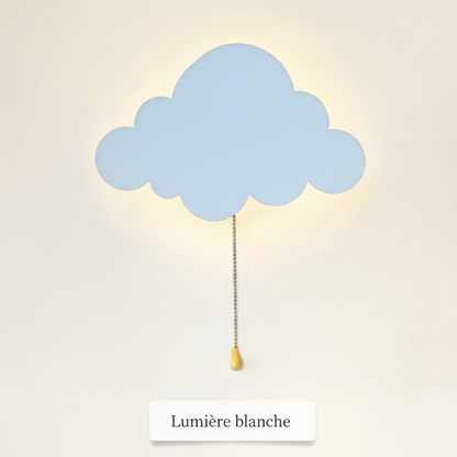 Veilleuse murale nuage réglée sur un mode d'éclairage blanc pour la chambre de bébé.
