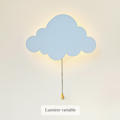 Veilleuse murale nuage avec technologie de lumière variable adaptée aux besoins de l'enfant.